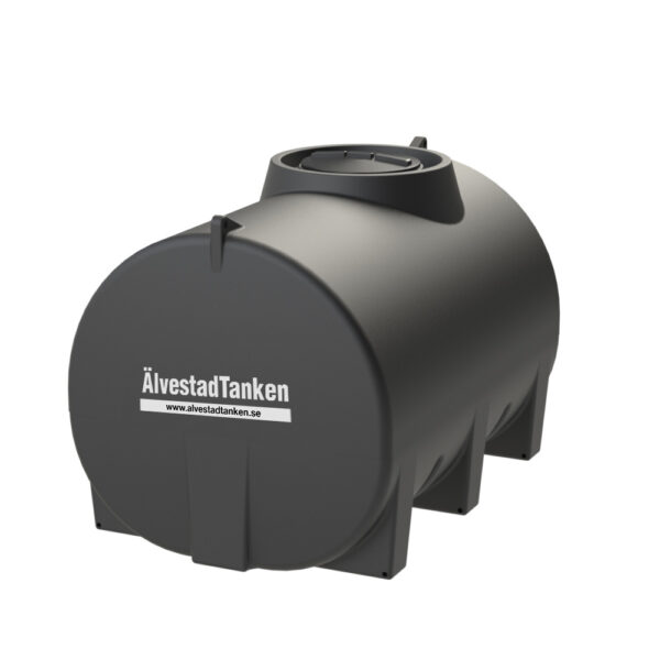 En stor, svart, cylindrisk Vattentank SH Dricksvattentank 500-5000L med platt botten och lock på toppen. Tanken är märkt ÄlvestadTanken med en webbplatslänk under texten på sidan.