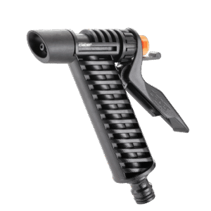 Claber "SPRAY PISTOL" är ett svart trädgårdsmunstycke i plast med räfflat grepp, orange kontakt och avtryckarhandtag, isolerat mot en vit bakgrund.
