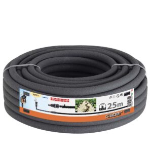 En 25 meter lång svart Claber fuktslang 1/2" blötläggningsslang med en etikett med användningsbilder, specifikationer och Claber-varumärke.