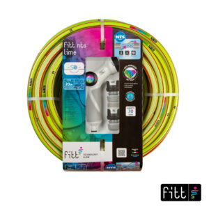 En 20 meter lång gul Vattenslang 20m komplett med munstycke trädgårdsslang med sprutmunstycke, från fitt, visas i en färgglad cirkulär förpackning. Synliga detaljer inkluderar NTS-teknik och olika användningssymboler.