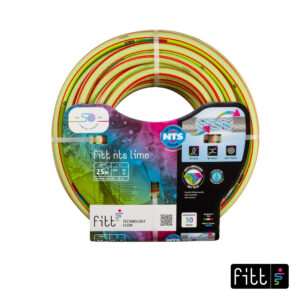 En upprullad 25 m gul och grön Vattenslang FITT NTS LIME 3/4″ trädgårdsslang med synliga produktegenskaper och logotyper på förpackningen; FITT-logotypen finns i det nedre högra hörnet.