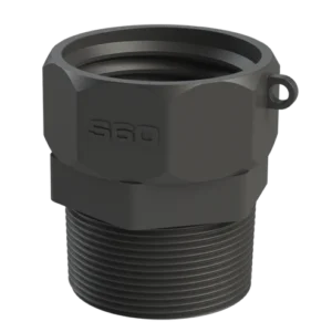 En svart, sexkantig IBC-adapter S60X6 x Utvändig gänga 2" metallrörskoppling med utvändiga gängor och en liten ögla på ena sidan. "360" är präglat på den övre delen.