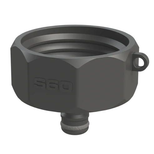 IBC-adapter S60X6 x 1/2" gardena hane är ett svart, cylindriskt plastlock med gängad insida, präglad S60-etikett, sidoslinga och basanslutning för fastsättning av utrustning.
