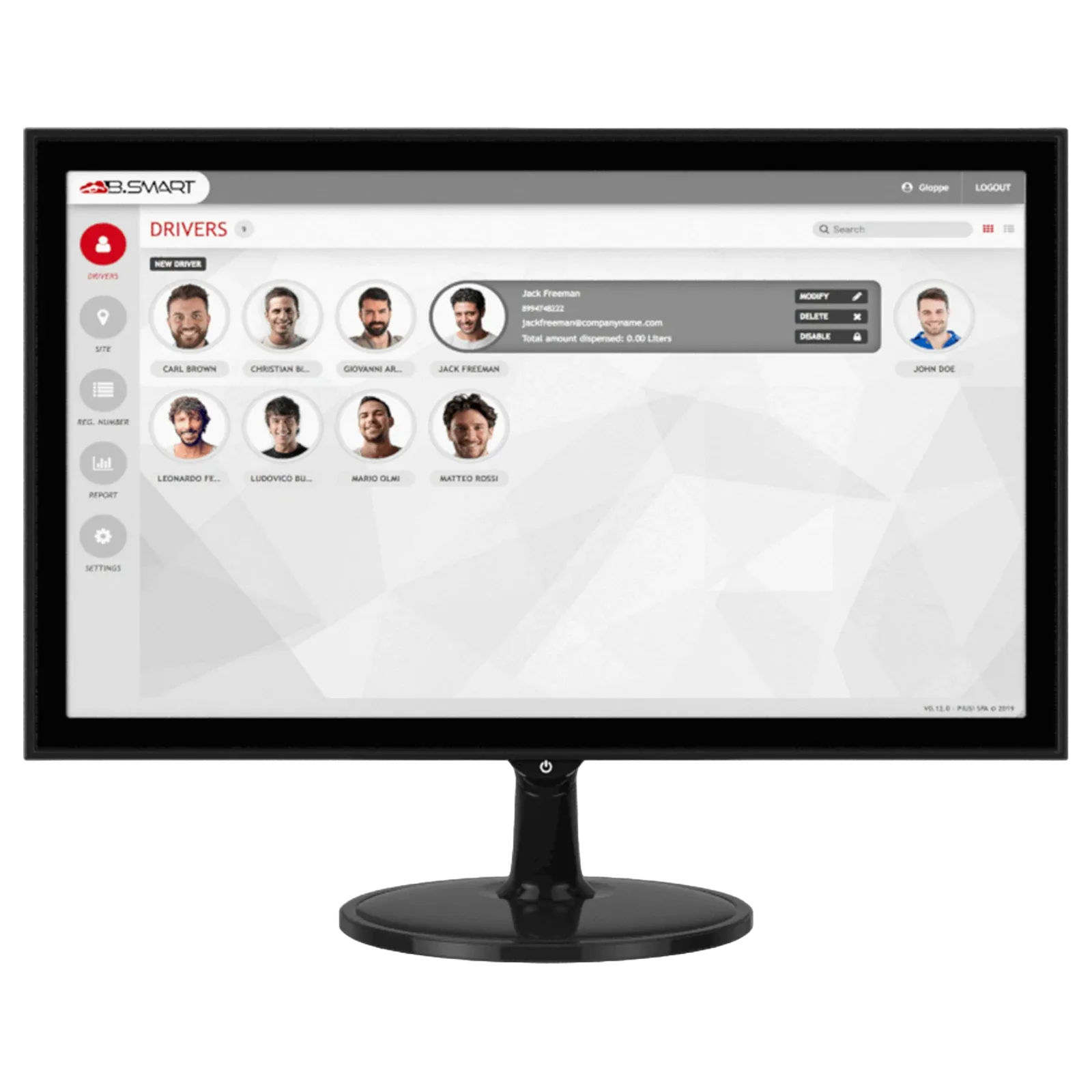 En datorskärm visar en instrumentpanel för förarhantering med profiler, namn och information om flera förare som använder Licens förare ADD-ON B.SMART (x10) för att tilldela roller eller redigera information.