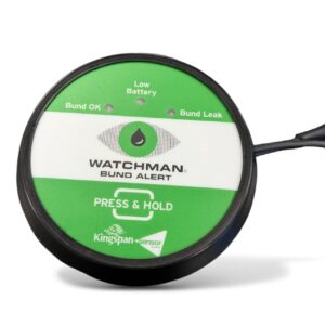 En närbild av den runda Watchman Bundman från Kingspan med grön och vit urtavla. Indikatorerna visar svagt batteri, Bund OK och Bund Leak. En knapp märkt "Press & Hold" visas längst ned.