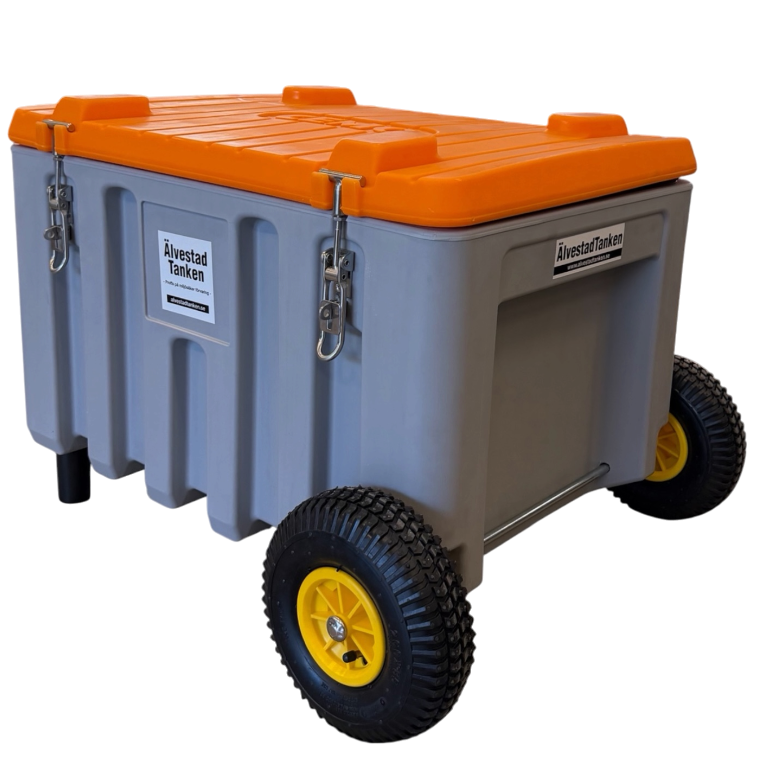 Grå transportvagn med orange lock och stora svarta hjul, med Älvestad Tankens logotyp på sidan.